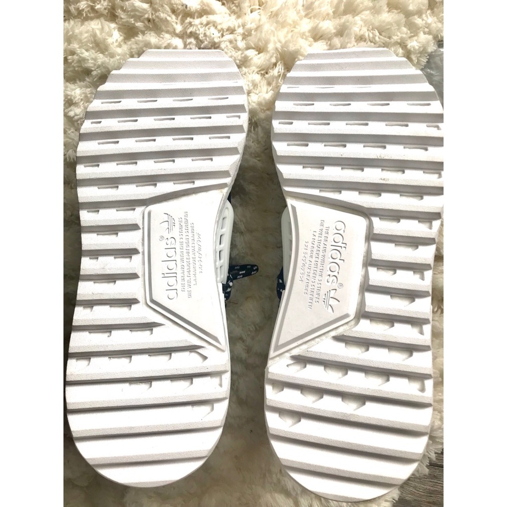 CHANEL x Pharrell HU Race NMD - Picture 4 of 5